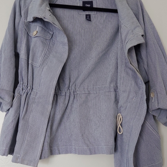 Small blue and white stripped jacket from Gap - Picture 1 of 3